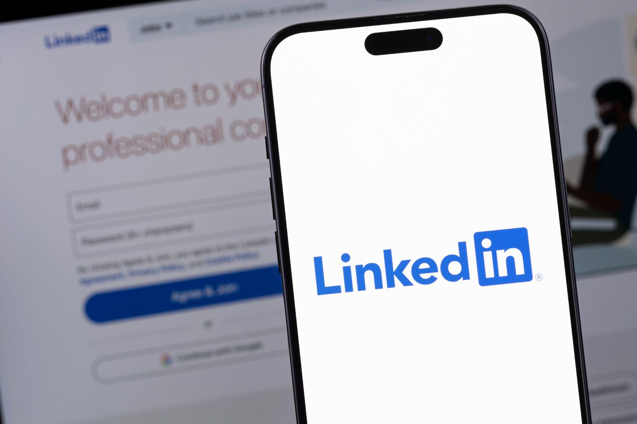 Find accurate connections! LinkedIn industry screening helps expand your LinkedIn network.